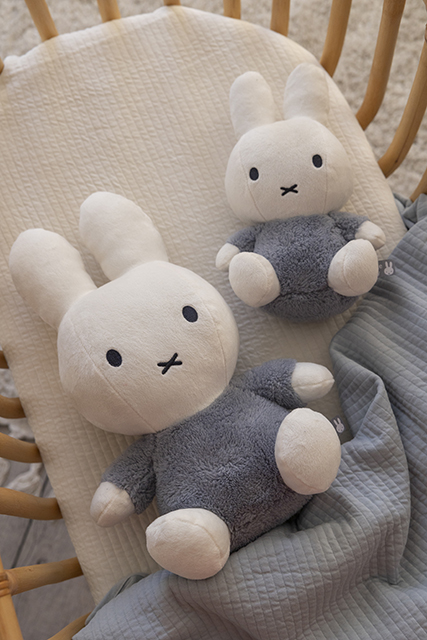 Little Dutch kaisujänku Miffy 25 cm ´Fluffy Blue´ - Image 10