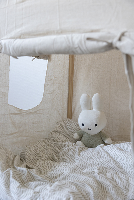 Little Dutch kaisujänku Miffy 35 cm ´Fluffy Green´ - Image 4