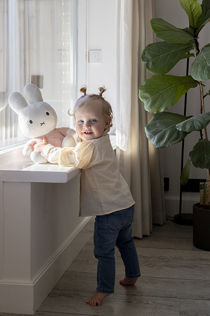 Little Dutch kaisujänku Miffy 35 cm ´Fluffy Pink´ - Image 6