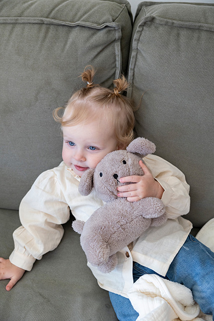 Little Dutch kaisukutsu Snuffie 25 cm ´Fluffy Taupe´ - Image 9