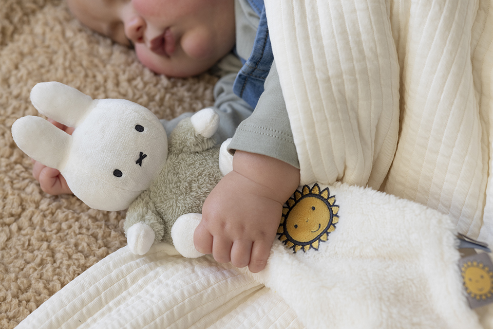 Little Dutch kaisulapp jänkuga ´Miffy Fluffy Green´ - Image 7