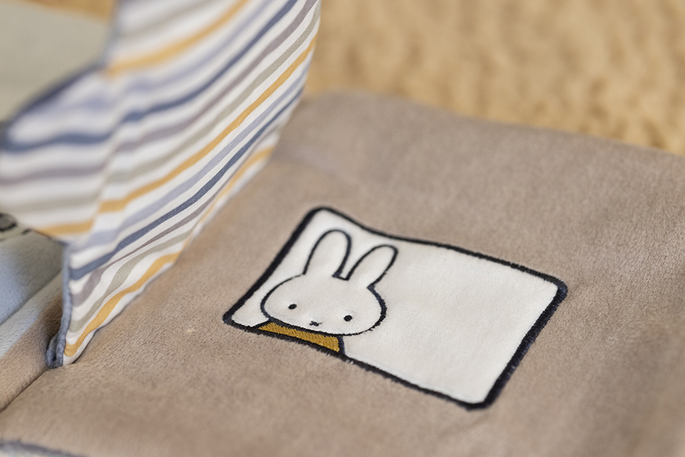 Little Dutch pehme mänguraamat ´Miffy Fluffy Green´ - Image 12