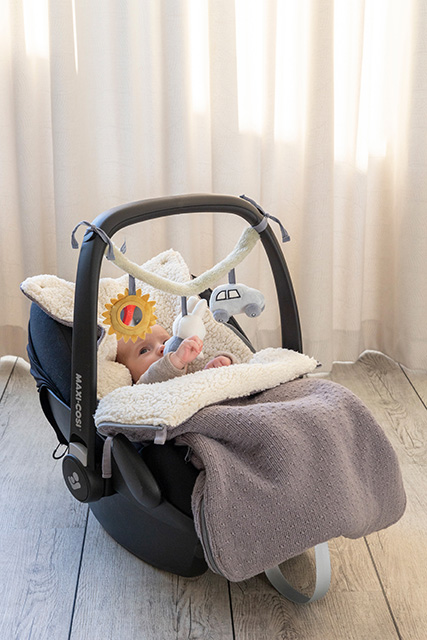 Little Dutch vankri ja turvatooli mänguasi ´Miffy Fluffy Blue´ - Image 5