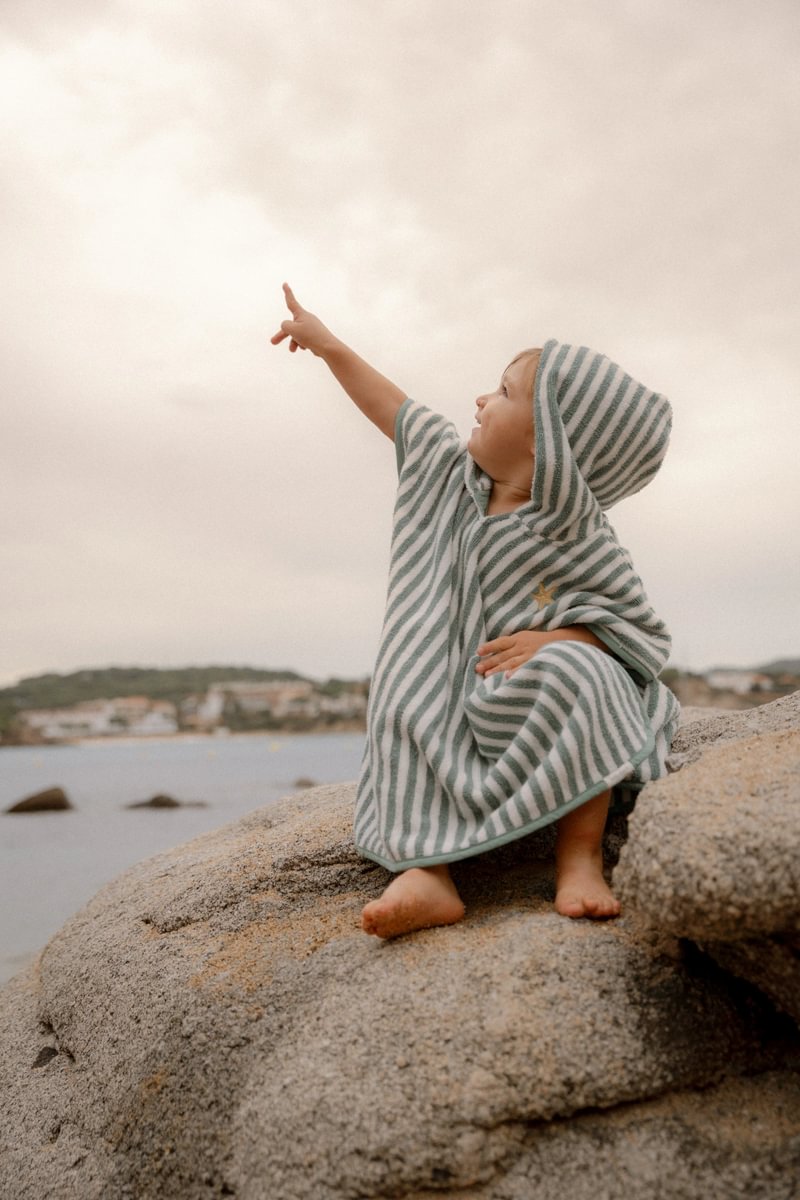 Little Dutch Pontšo rätik kapuutsiga ´Seashells & Stripes´ - Image 5