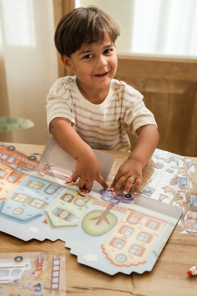 Little Dutch Kleebiste vihik taaskasutatavate kleepsudega ´Jim & Friends´ - Image 6