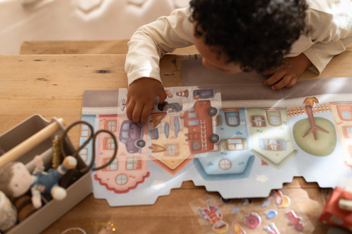 Little Dutch Kleebiste vihik taaskasutatavate kleepsudega ´Jim & Friends´ - Image 10