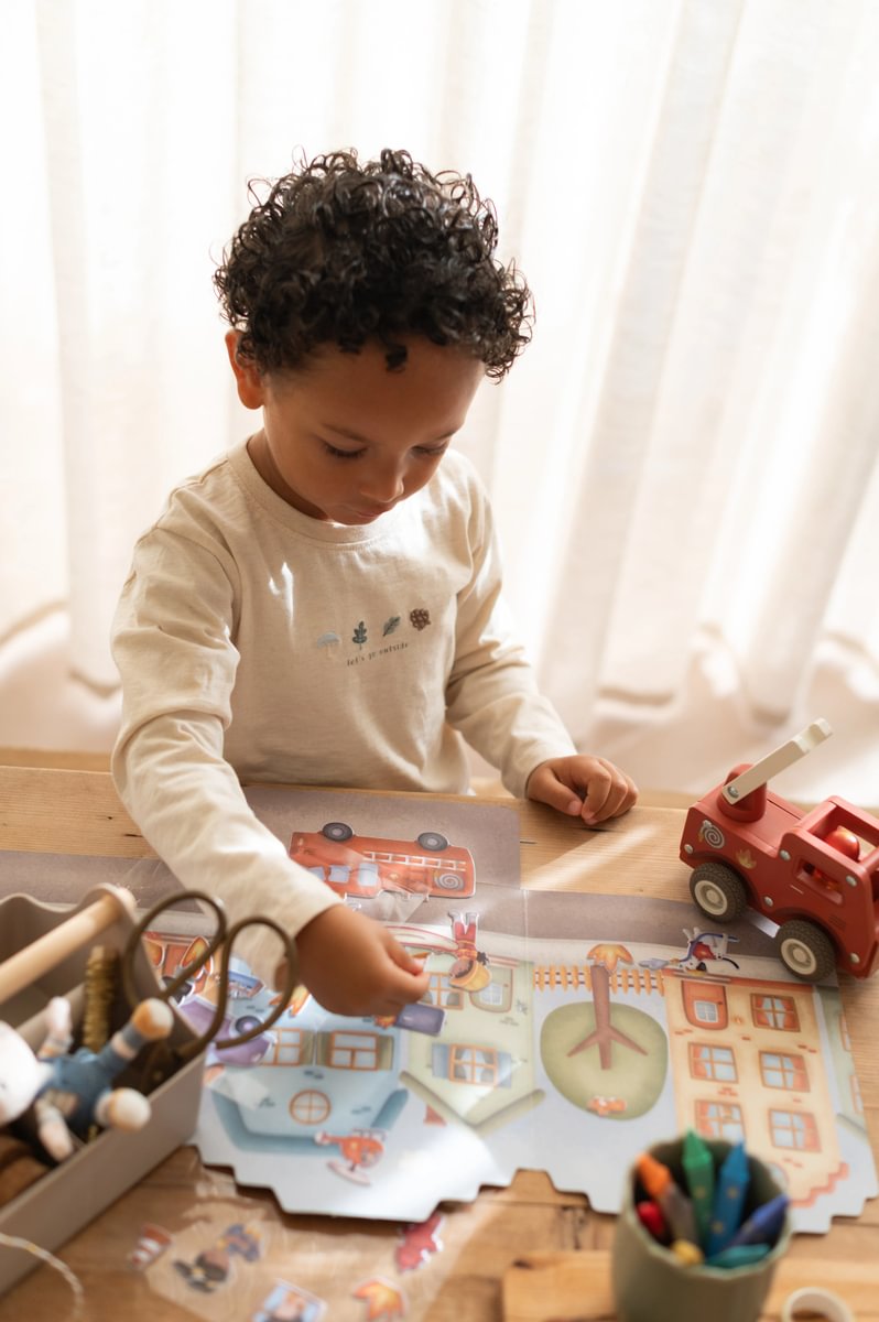 Little Dutch Kleebiste vihik taaskasutatavate kleepsudega ´Jim & Friends´ - Image 3