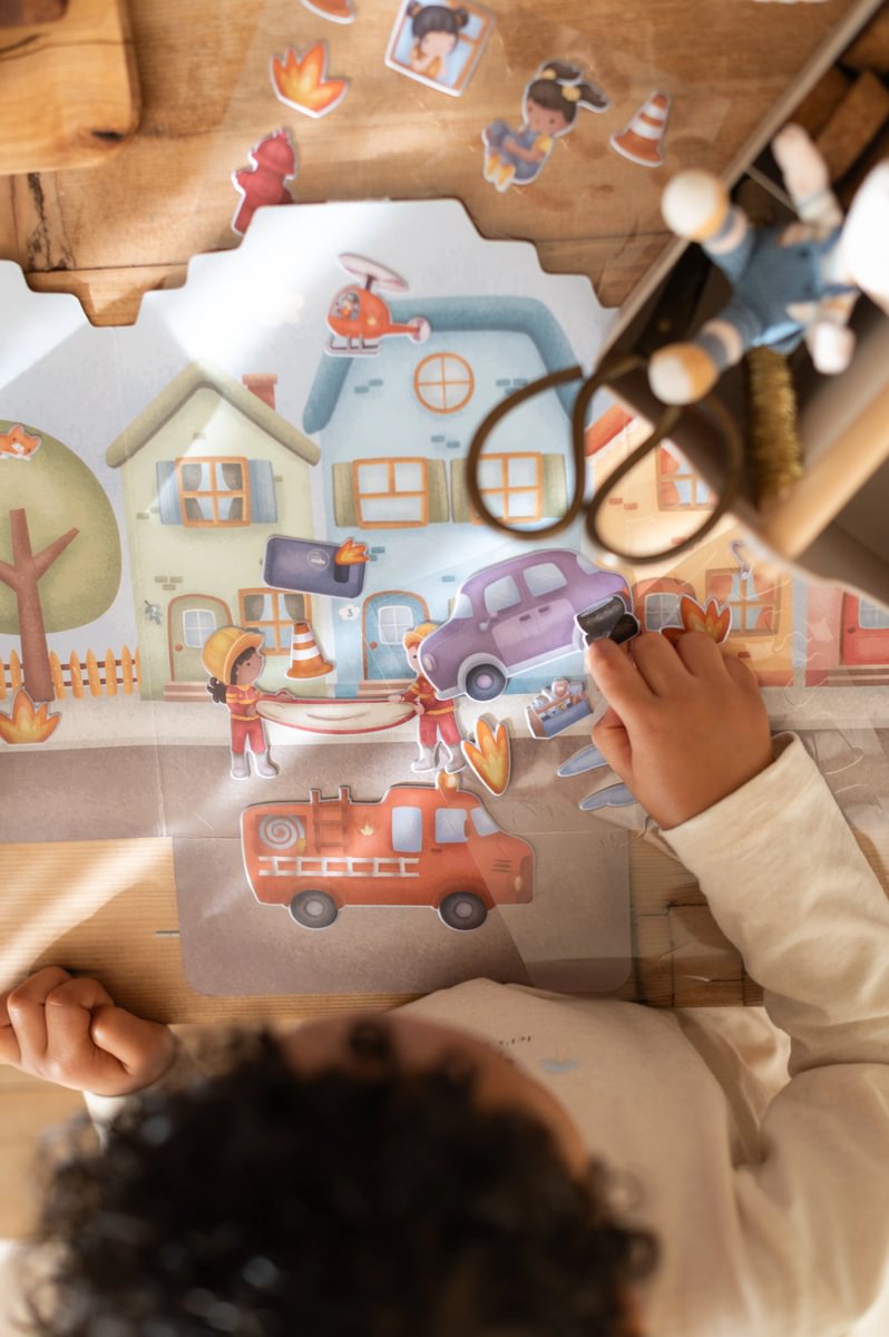 Little Dutch Kleebiste vihik taaskasutatavate kleepsudega ´Jim & Friends´ - Image 7