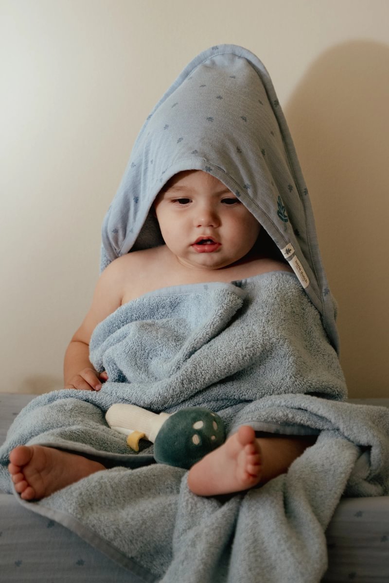 Little Dutch Vannirätik kapuutsiga ´Pure Denim Blue` 100x100 cm - Image 6