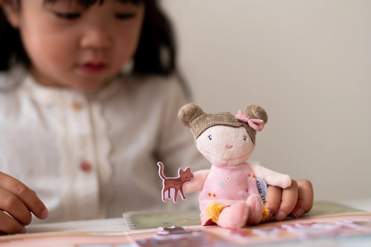 Little Dutch Kleebiste vihik taaskasutatavate kleepsudega ´Rosa & Friends´ - Image 7