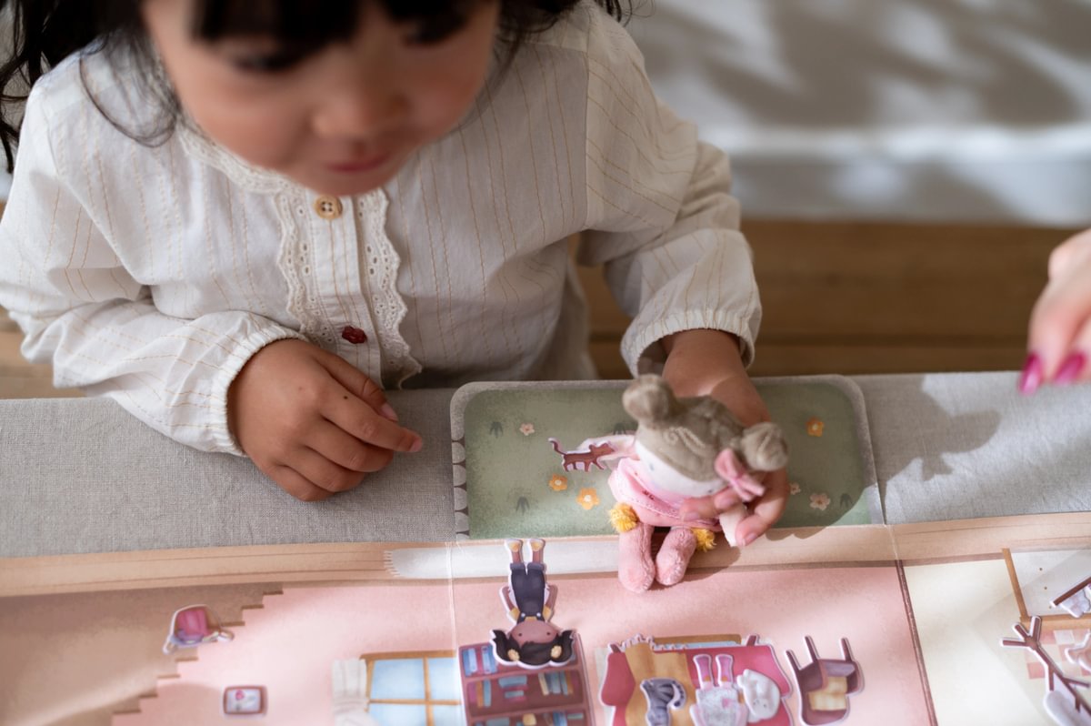 Little Dutch Kleebiste vihik taaskasutatavate kleepsudega ´Rosa & Friends´ - Image 11